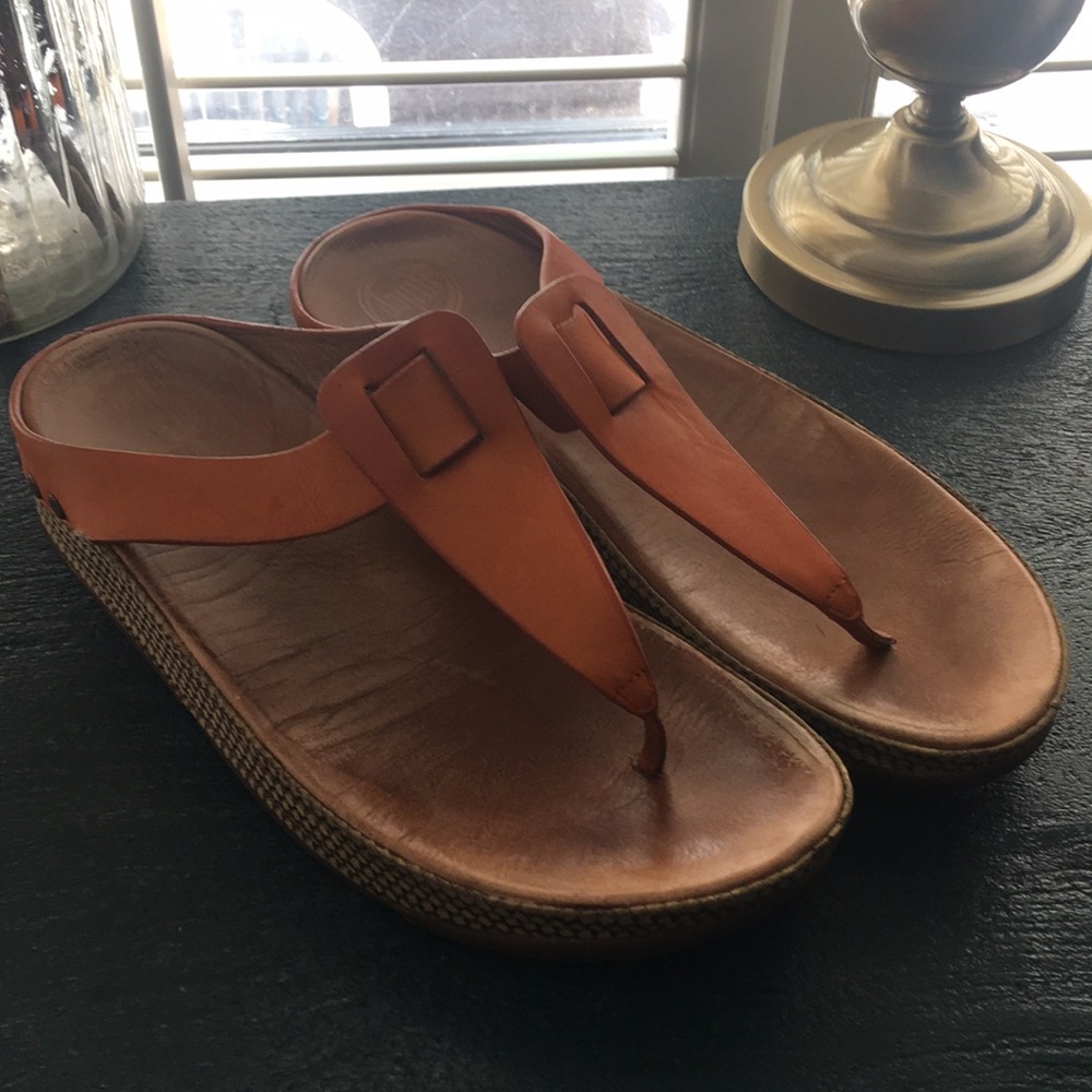 Fitflop Brown Leather Wedge flip flops sz 10